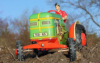gruener-traktor